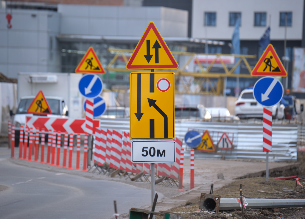 La psicología de la señalización de seguridad y su impacto en el comportamiento en la industria EPP en 2024